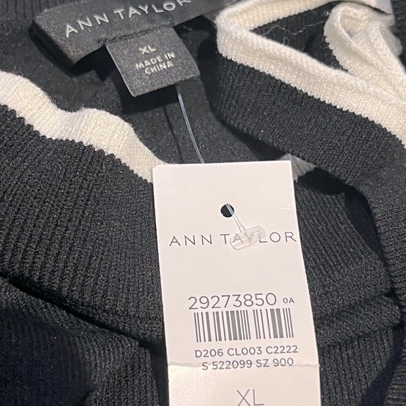 Ann Taylor Black & White off the shoulder sweater -Size XL - Picture 4 of 4
